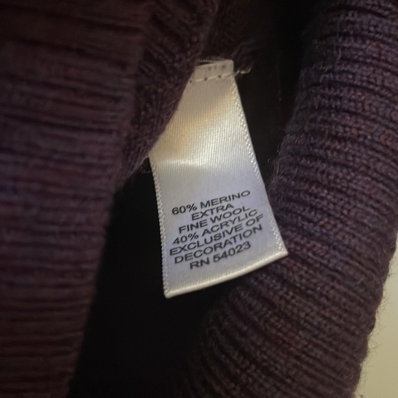 Sweater - Picture 5 of 7